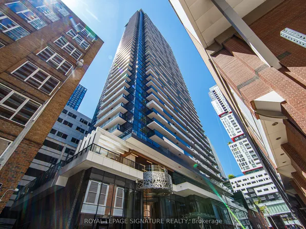 38 Widmer St #706, Toronto, ON M5V 1X1