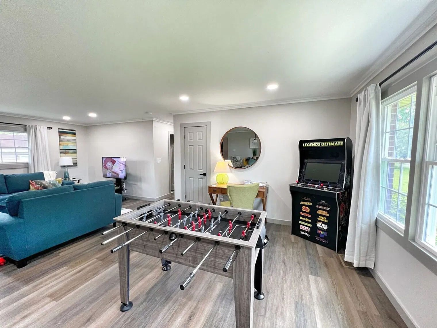 3 bed, 2.0 bath, 1593 sqft, $2,788 — Photo 2