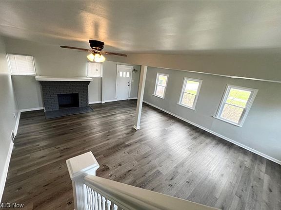 4th image of 24373 Wildwood Dr