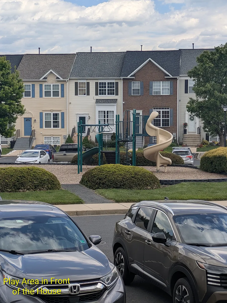 Building Photo - 7114 Ladd Cir