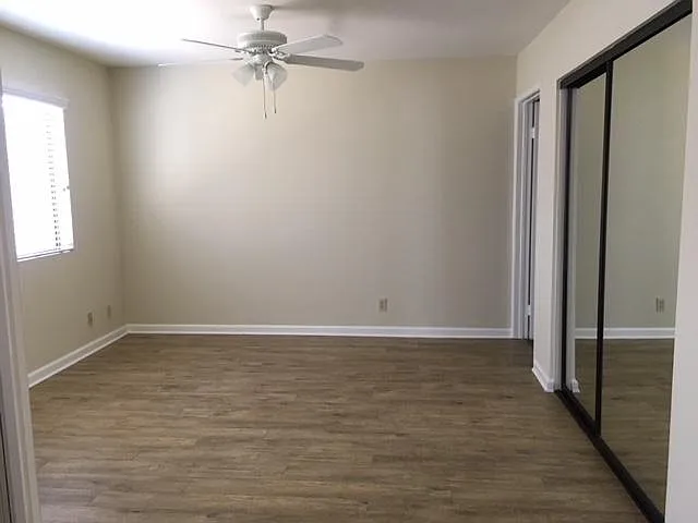 Burbank 300 E. Tujunga - 2-Room Studios — Photo 26