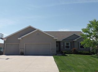 6121 Forest Meadow Ct NE, Cedar Rapids, IA 52411