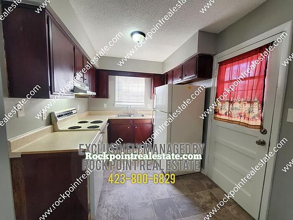 4th image of 1021 N Larchmont Ave APT A