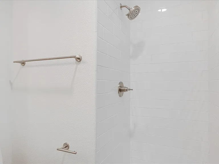 602 Anacapa St #F — Photo 13