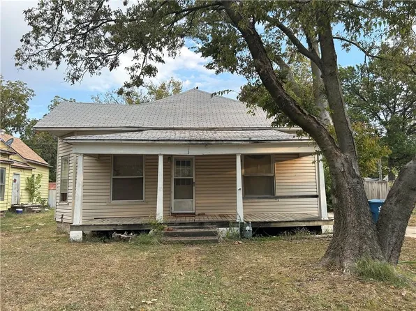 812 Lincoln St, Coffeyville, KS 67337