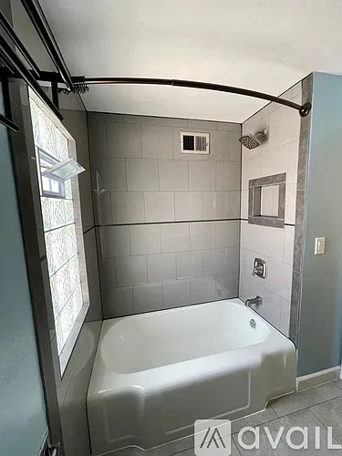 2 bed, 700 sqft, $1,400 — Photo 2