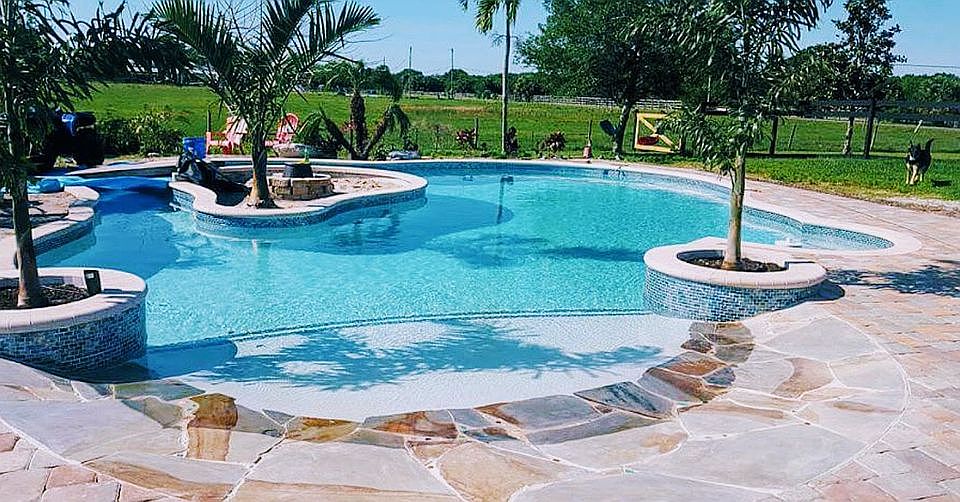 Beach Walk In 20x40 Pool