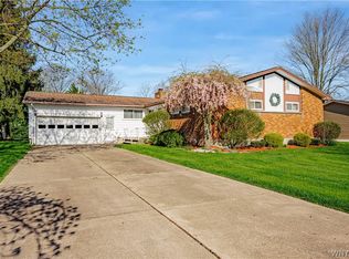 5412 Elm Dr, Lewiston, NY 14092