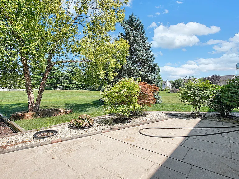 7961 Pinehill Rd — Photo 2