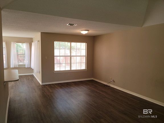 3rd image of 459 Ridgewood Dr