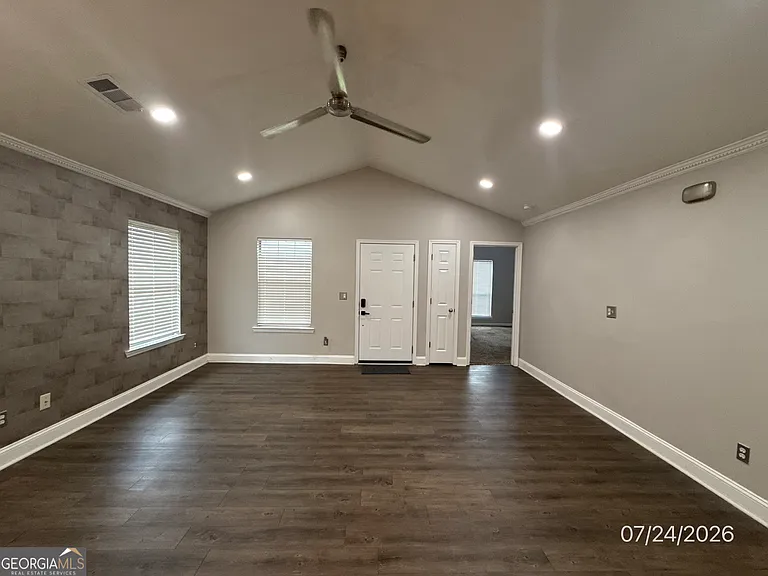 215 Autumn Lake Way — Photo 17