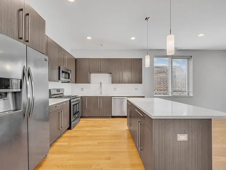 3201 W Wabansia Ave #4A — Photo 4