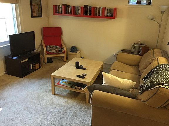 2nd image of 511 Longshore Dr APT B