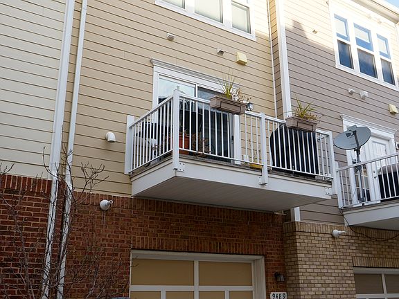 3rd image of 9489 Canonbury Sq
