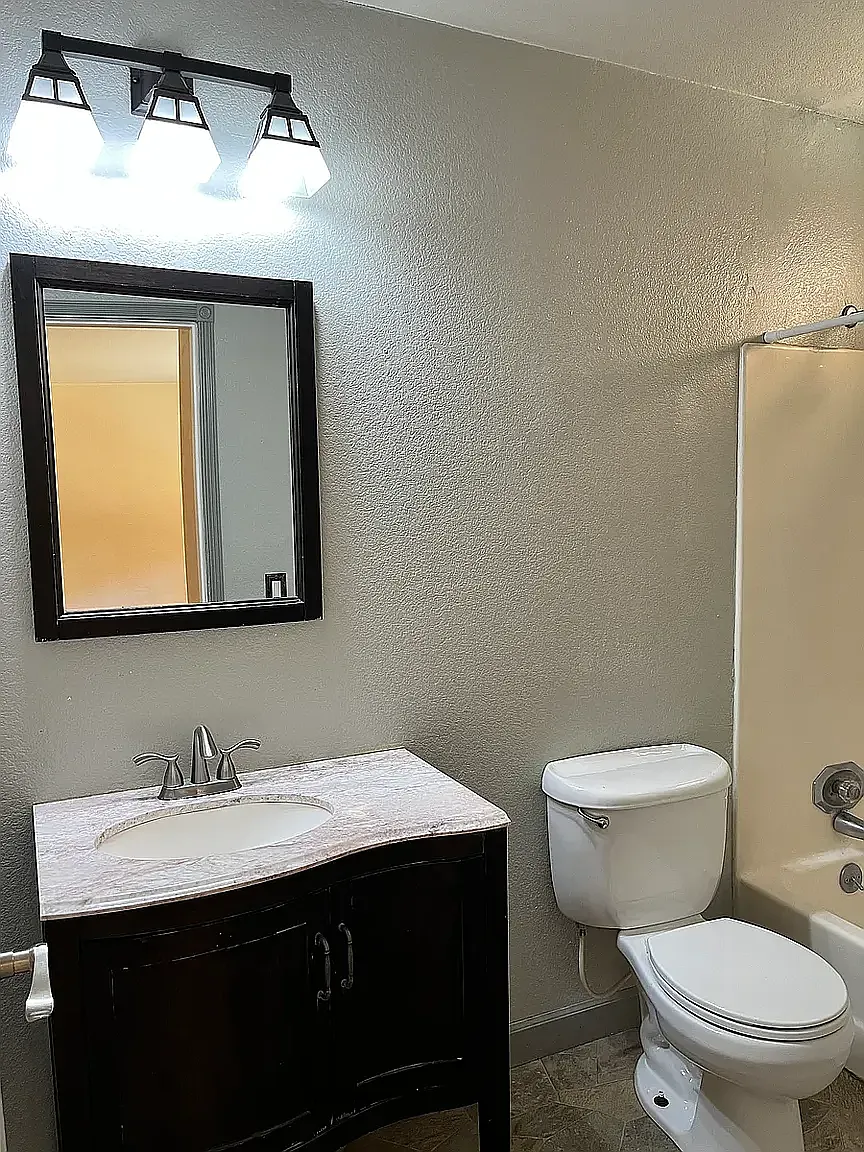 2 bed, 1008 sqft, $950 — Photo 4