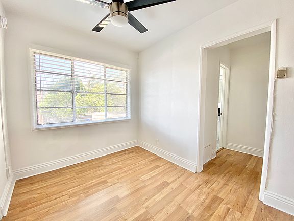 4th image of 3701 W Mont Clair St #3