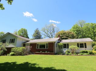 12 Pine Ln, Mahopac, NY 10541