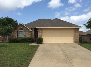 619 Oliver Ln, Waxahachie, TX 75165