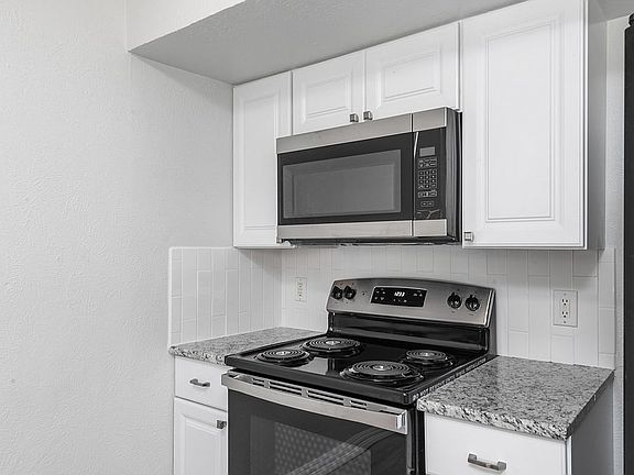 4th image of 1604 Amhurst Dr