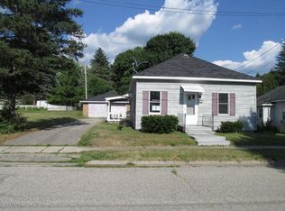 151 S Fremont St, Remus, MI 49340