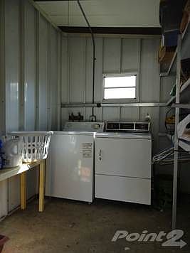 SHED W/LAUNDRY