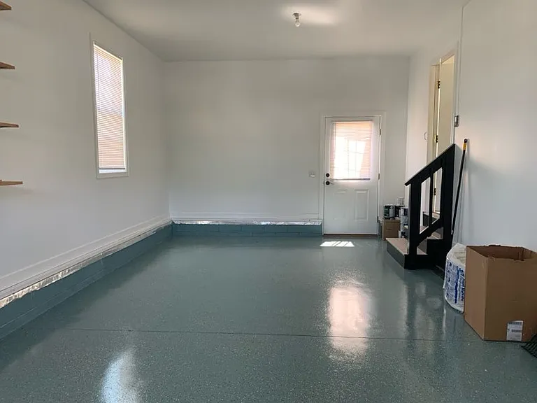 413 Queen Anne St — Photo 11