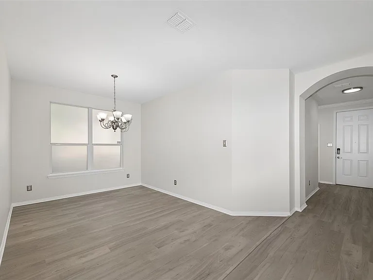 5712 Eureka Bnd — Photo 2