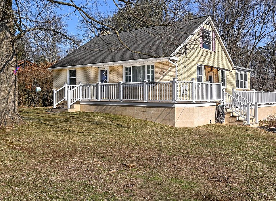 1st image of 108 Maude Davis Ln