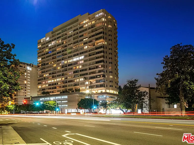10501 Wilshire Blvd #1812 — Photo 28