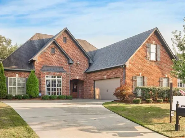 211 Kenniston Dale, Pelham, AL 35124
