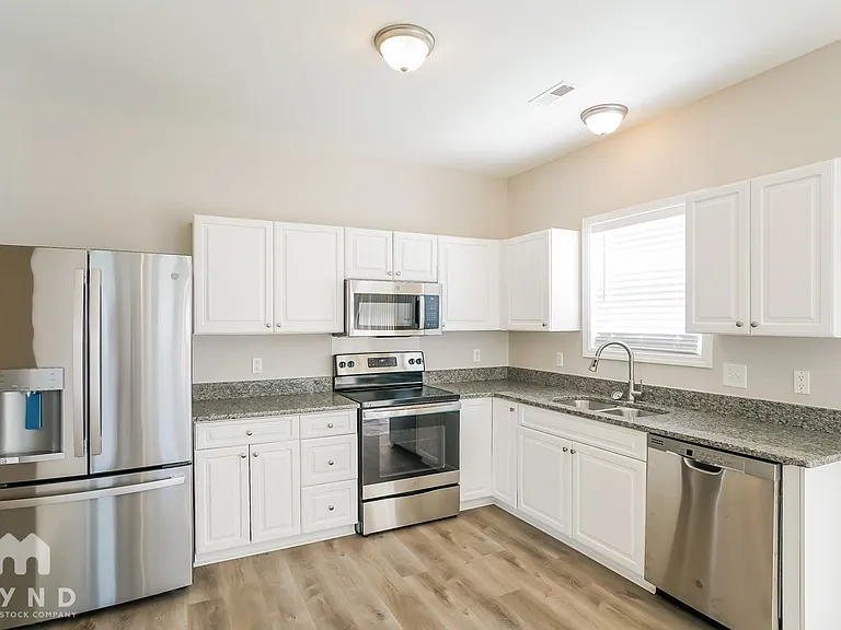 1209 Kinsfolk Cir — Photo 2