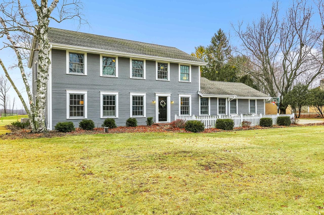 13325 North Lakewood DR, Mequon, WI 53097 Zillow