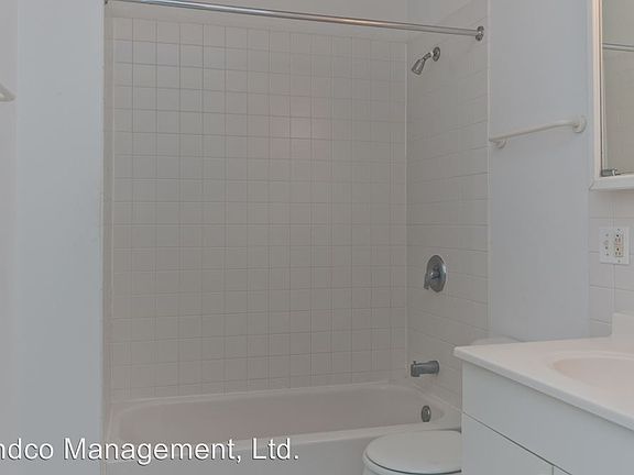 5th image of 4156 N Lincoln Ave APT 2R