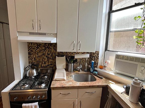 4th image of 611 E 11th St APT 7D