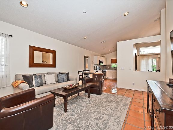 3rd image of 1076 Sequoia Ln
