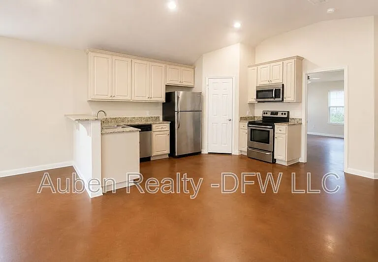 2310 S 3rd St #B — Photo 3