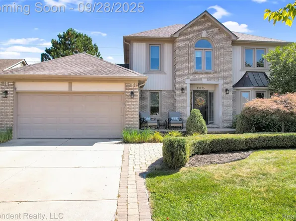 43476 Hillsboro Dr, Clinton Township, MI 48038