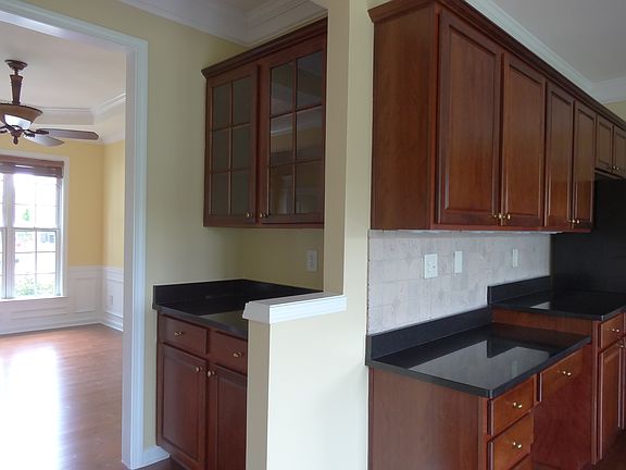 2nd image of 529 Papillion Trce