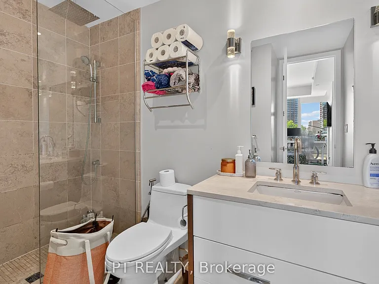 111 Champagne Ave S #307 — Photo 16
