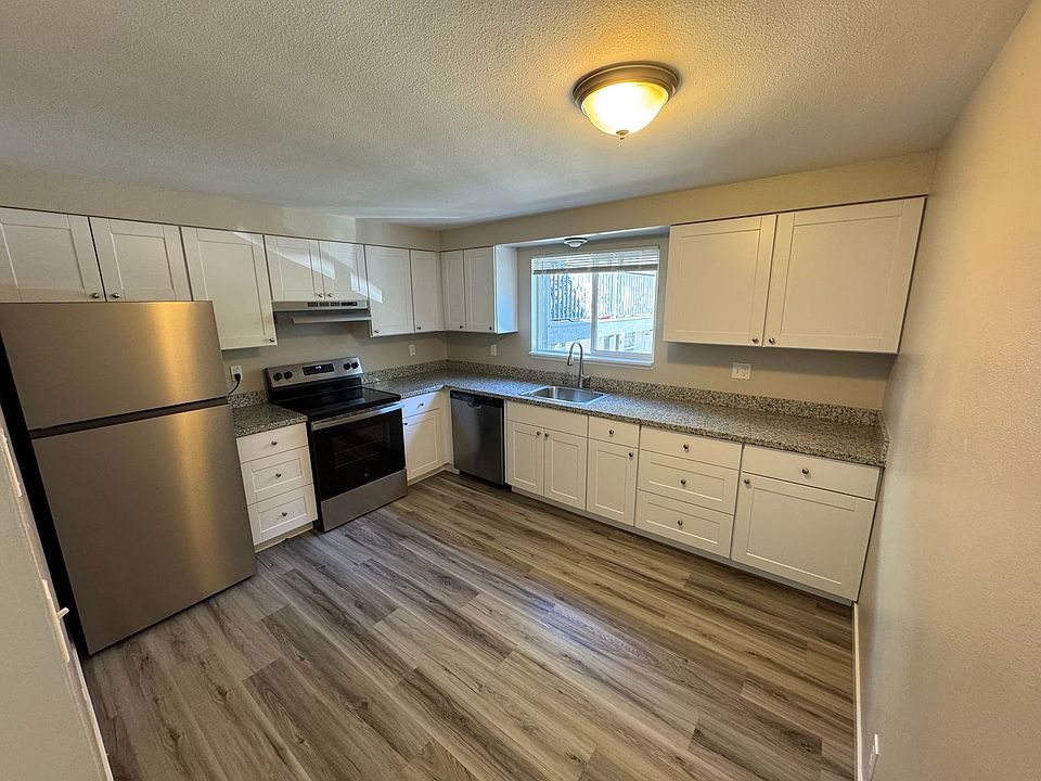 1st image of 824 SW Grove St APT 7