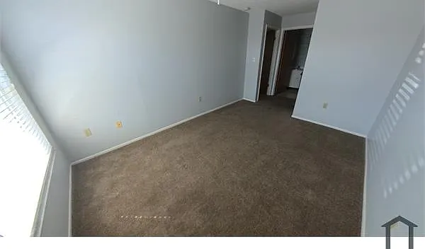 6189 Chesham Dr — Photo 7