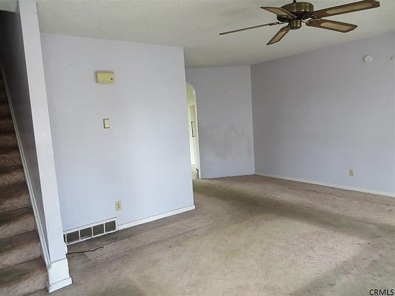 2nd image of 3 Garland Ct