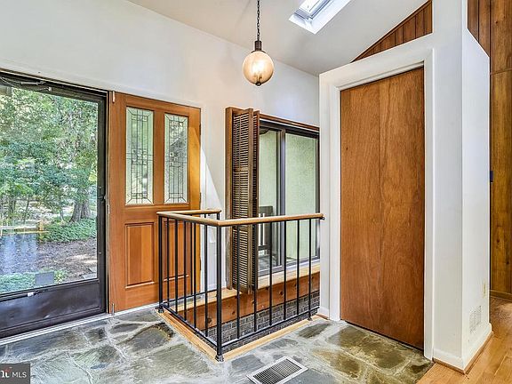 2nd image of 2075 Amberjack Ct