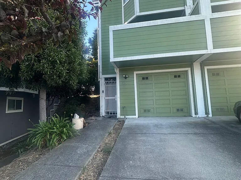 23 Rebecca Ln — Photo 11