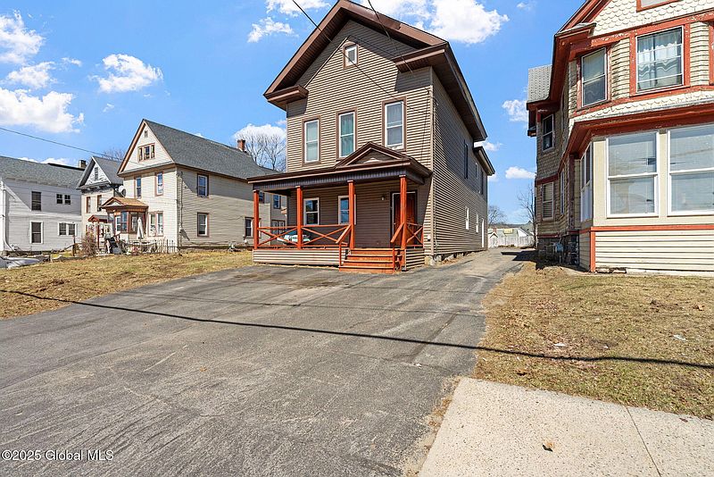 2nd image of 33 Third Avenue