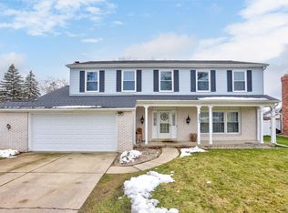 3251 Columbine Dr, Saginaw, MI 48603