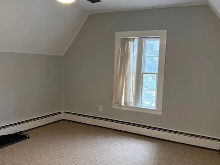 21 Broadway Ave — Photo 8