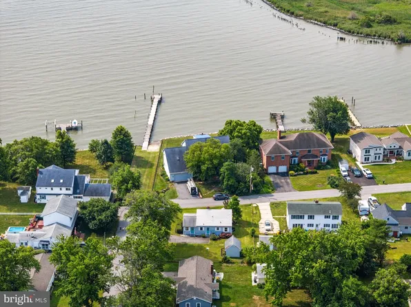 812 Bay View Dr, Deale, MD 20751