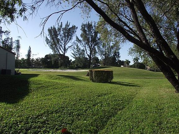5th image of 3684 Estepona Ave