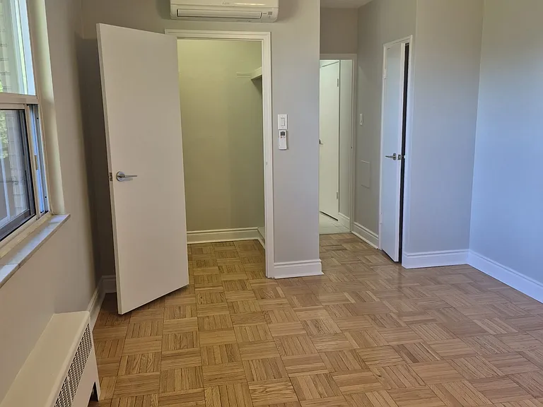 2515 Bathurst St — Photo 11